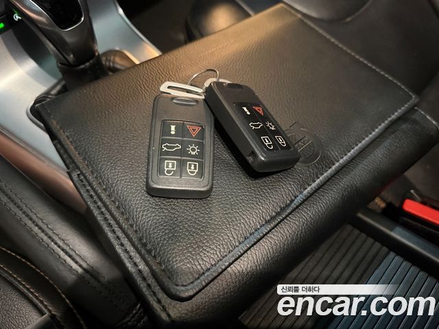Volvo V40 2018 — photo 13
