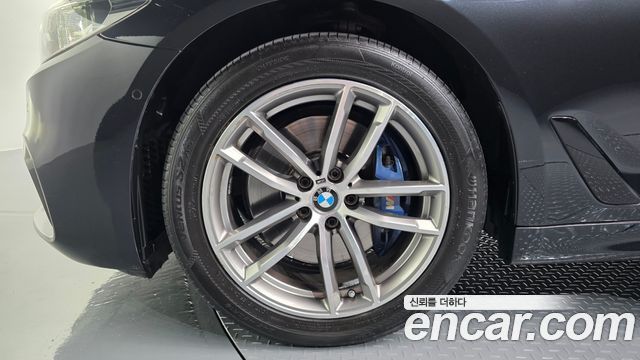BMW 5-Series 2017 — photo 5