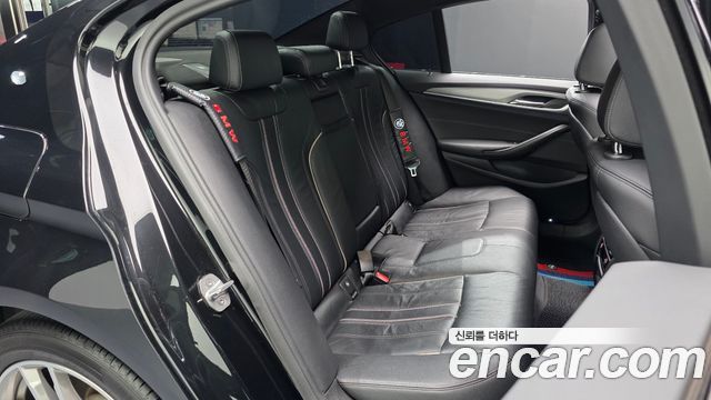 BMW 5-Series 2017 — photo 17