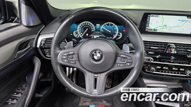BMW 5-Series 2017 — photo 19
