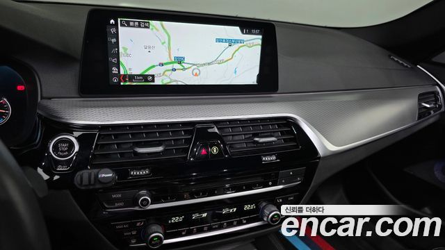 BMW 5-Series 2017 — photo 20