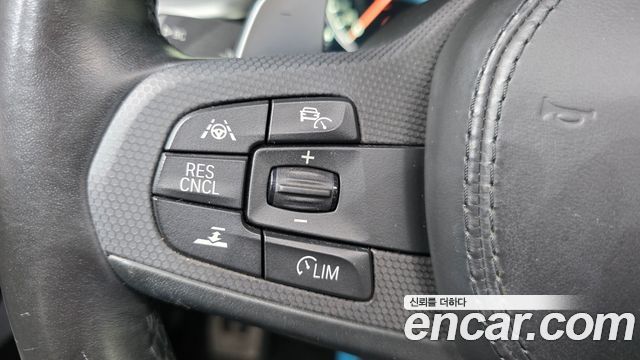 BMW 5-Series 2017 — photo 25
