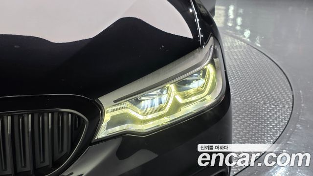 BMW 5-Series 2017 — photo 8