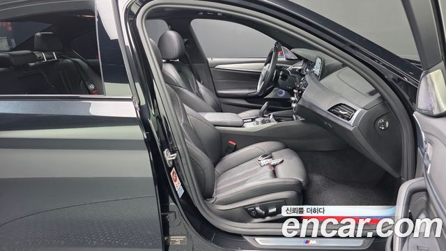 BMW 5-Series 2017 — photo 16