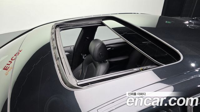 BMW 5-Series 2017 — photo 31