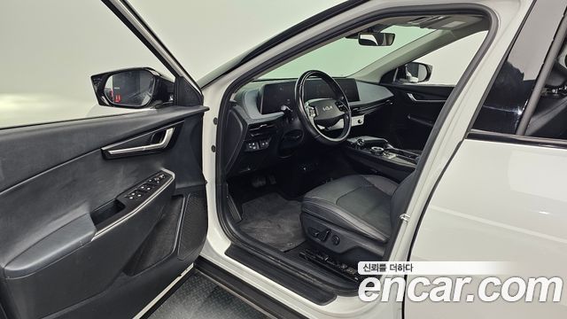 Kia EV6 2022 — photo 16