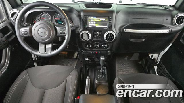 Jeep Wrangler 2016 — photo 9