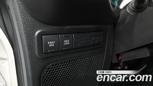Jeep Wrangler 2016 — photo 22