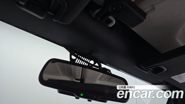 Jeep Wrangler 2016 — photo 24