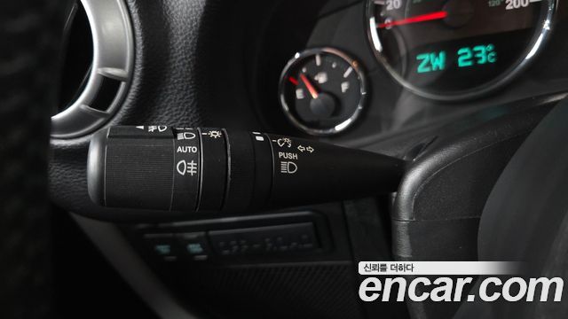 Jeep Wrangler 2016 — photo 26