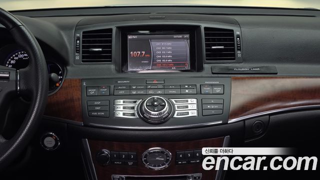 Infiniti M 2009 — photo 14