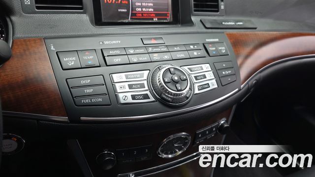Infiniti M 2009 — photo 17