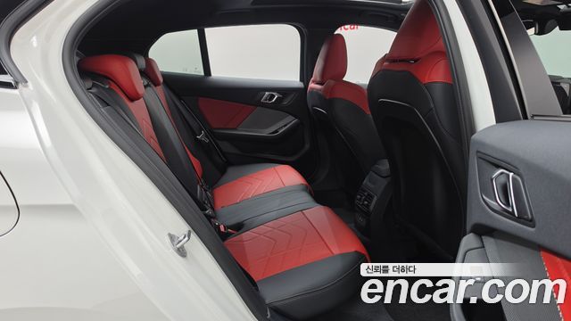 BMW 1-Series 2026 — photo 17