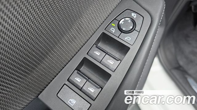 BMW 1-Series 2026 — photo 27