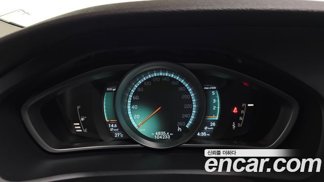 Volvo V40 2015 — photo 8