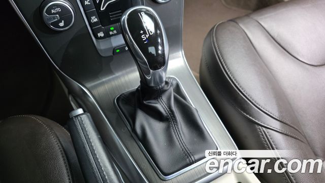 Volvo V40 2015 — photo 9