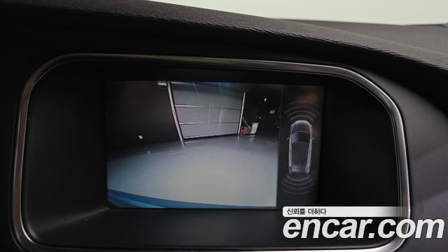 Volvo V40 2015 — photo 15