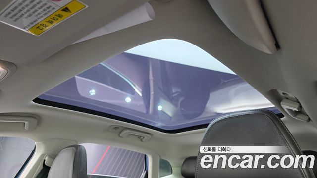 Volvo V40 2015 — photo 18