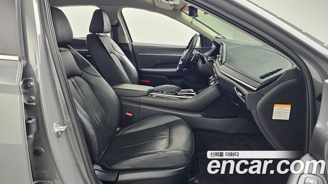 Hyundai Sonata 2022 — photo 17