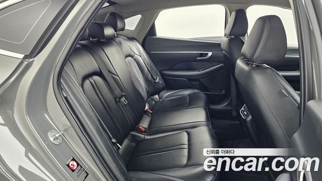 Hyundai Sonata 2022 — photo 18