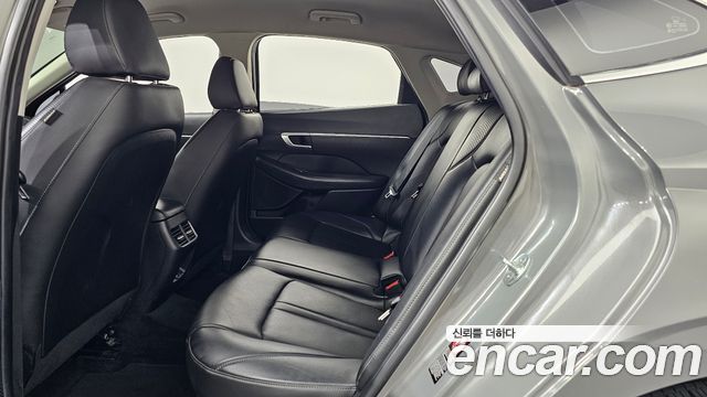 Hyundai Sonata 2022 — photo 16