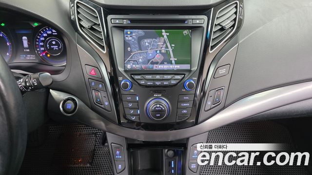 Hyundai i40 2012 — photo 19