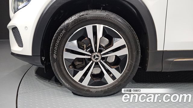 Mercedes-Benz GLB-Class 2021 — photo 5