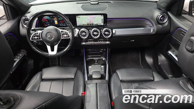 Mercedes-Benz GLB-Class 2021 — photo 10