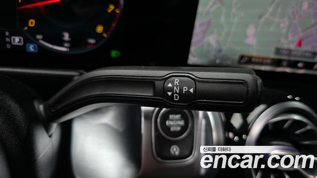 Mercedes-Benz GLB-Class 2021 — photo 12