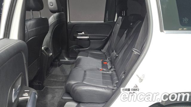 Mercedes-Benz GLB-Class 2021 — photo 18