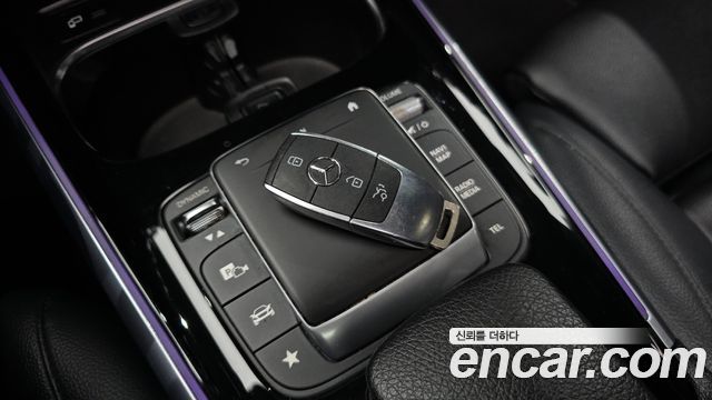 Mercedes-Benz GLB-Class 2021 — photo 24