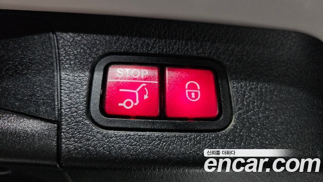 Mercedes-Benz GLB-Class 2021 — photo 26