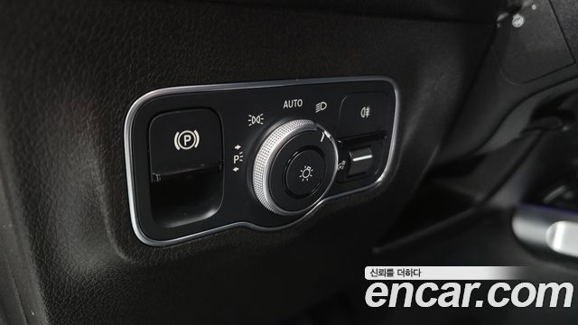 Mercedes-Benz GLB-Class 2021 — photo 27
