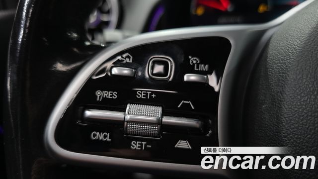Mercedes-Benz GLB-Class 2021 — photo 29