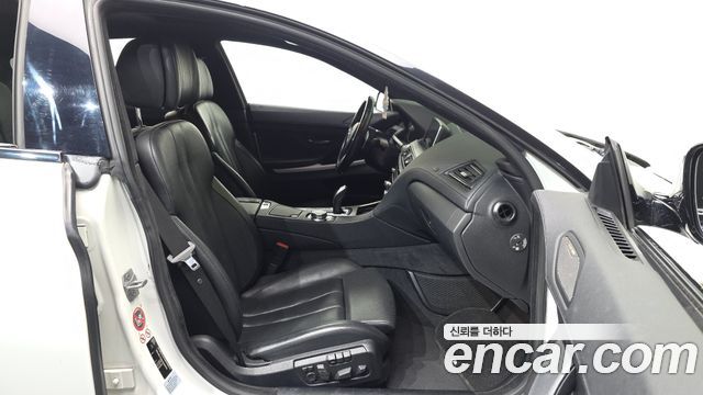 BMW 6-Series 2017 — photo 11