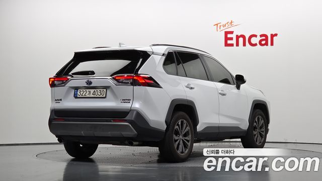 Toyota RAV4 2024 — photo 2