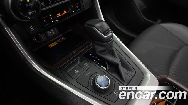 Toyota RAV4 2024 — photo 12