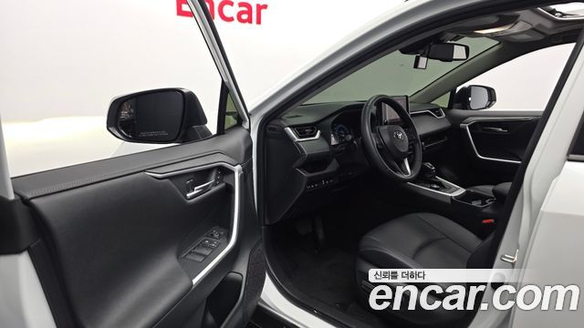 Toyota RAV4 2024 — photo 13