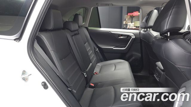 Toyota RAV4 2024 — photo 18