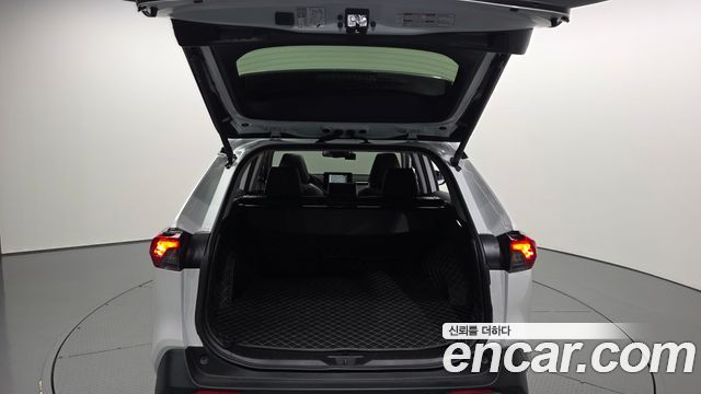 Toyota RAV4 2024 — photo 26
