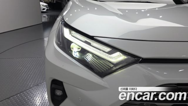 Toyota RAV4 2024 — photo 8