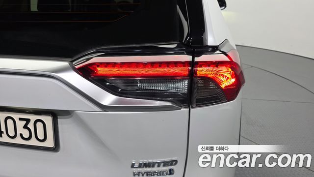 Toyota RAV4 2024 — photo 9