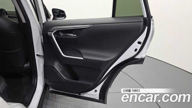 Toyota RAV4 2024 — photo 15