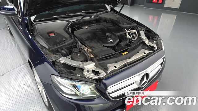 Mercedes-Benz E-Class 2017 — photo 6