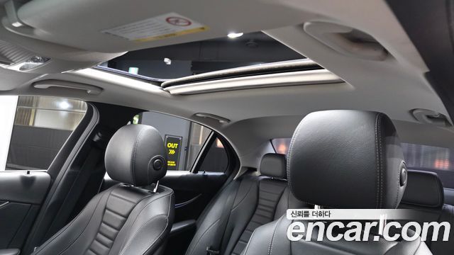 Mercedes-Benz E-Class 2017 — photo 19