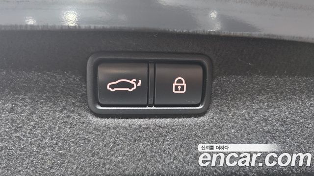 Genesis G80 2017 — photo 22