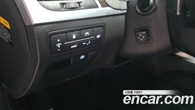 Genesis G80 2017 — photo 25