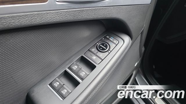 Genesis G80 2017 — photo 27