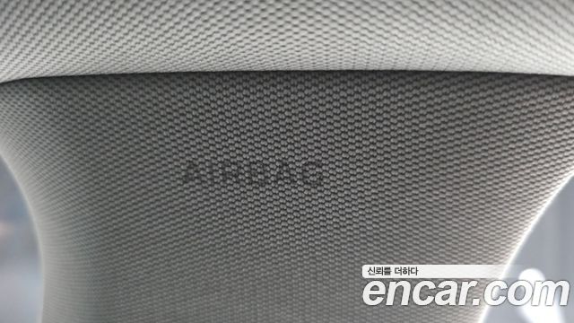 Genesis G80 2017 — photo 28