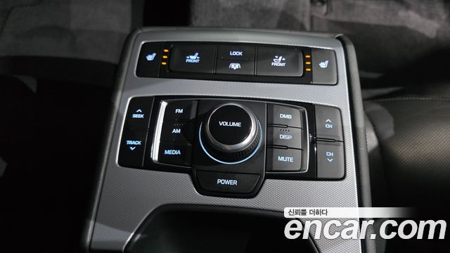Genesis G80 2017 — photo 29